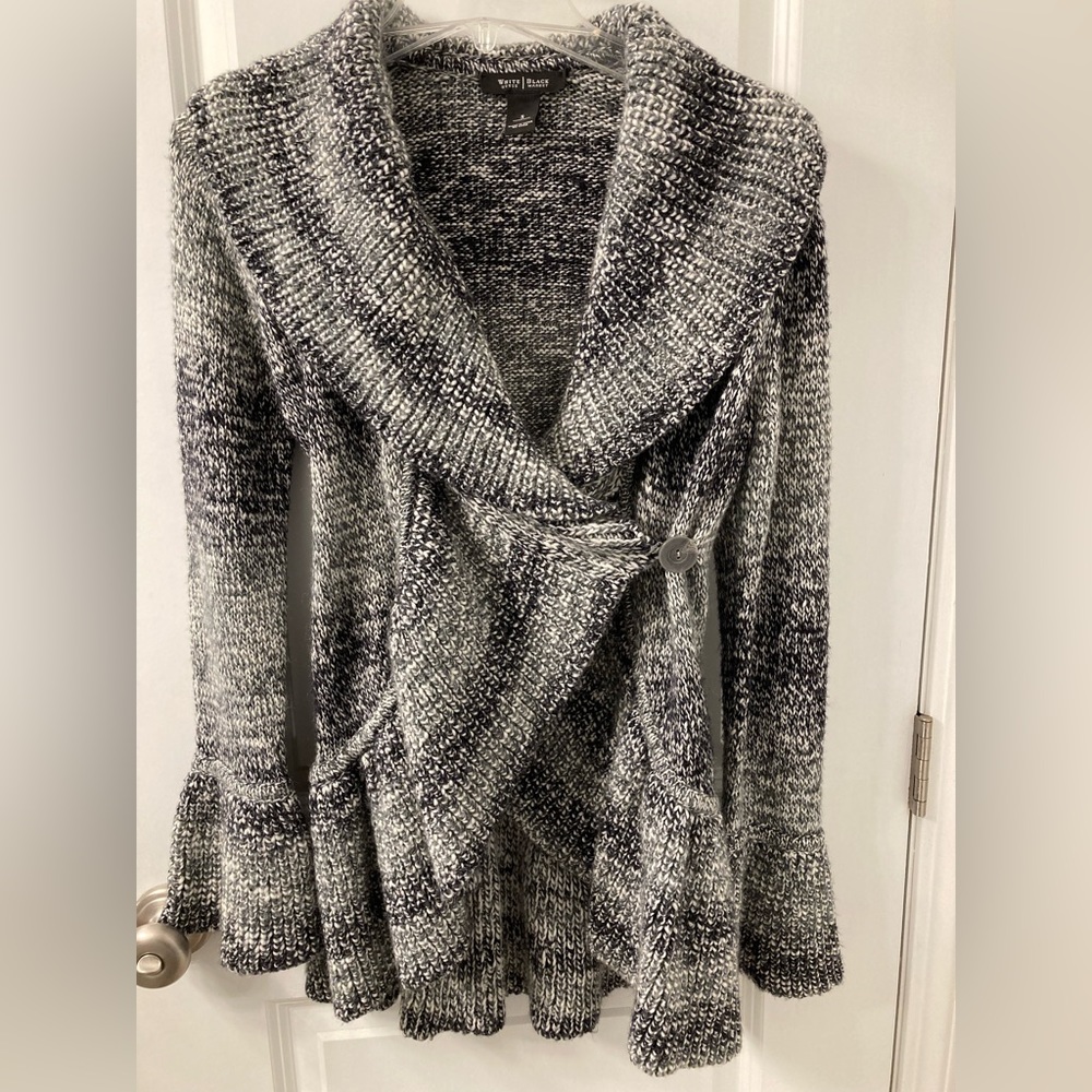 WHBM ruffle fitted sweater. Size small. Grey’s/black marled. Like new.